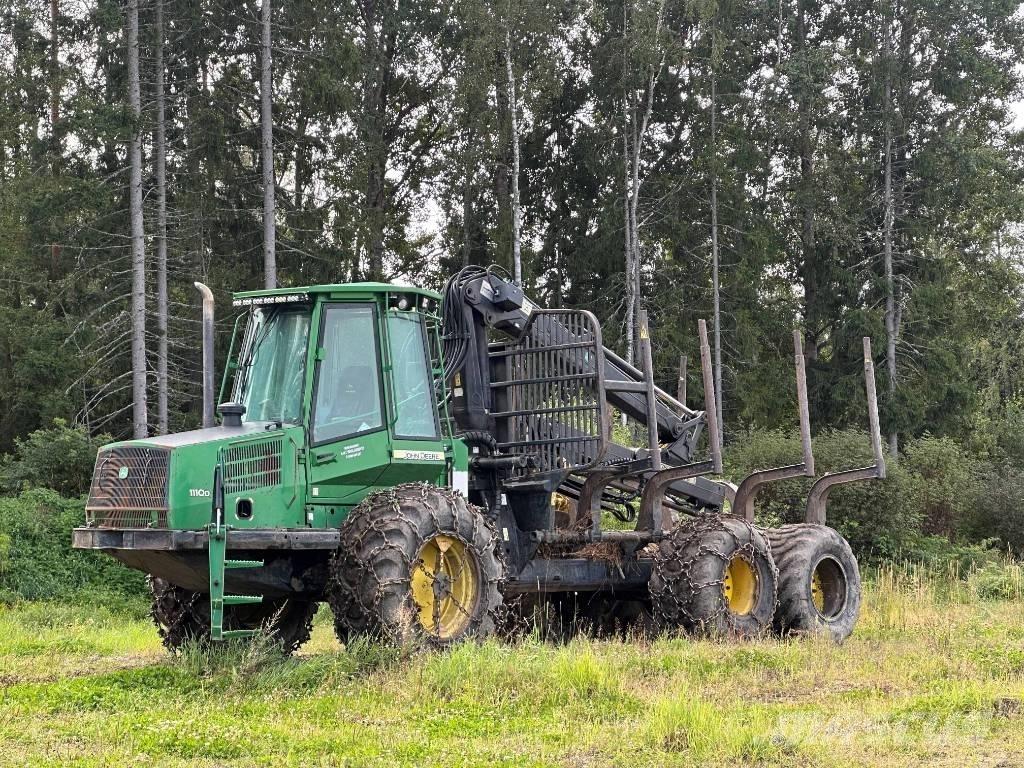 John Deere 1110 D Vyvážecí traktory