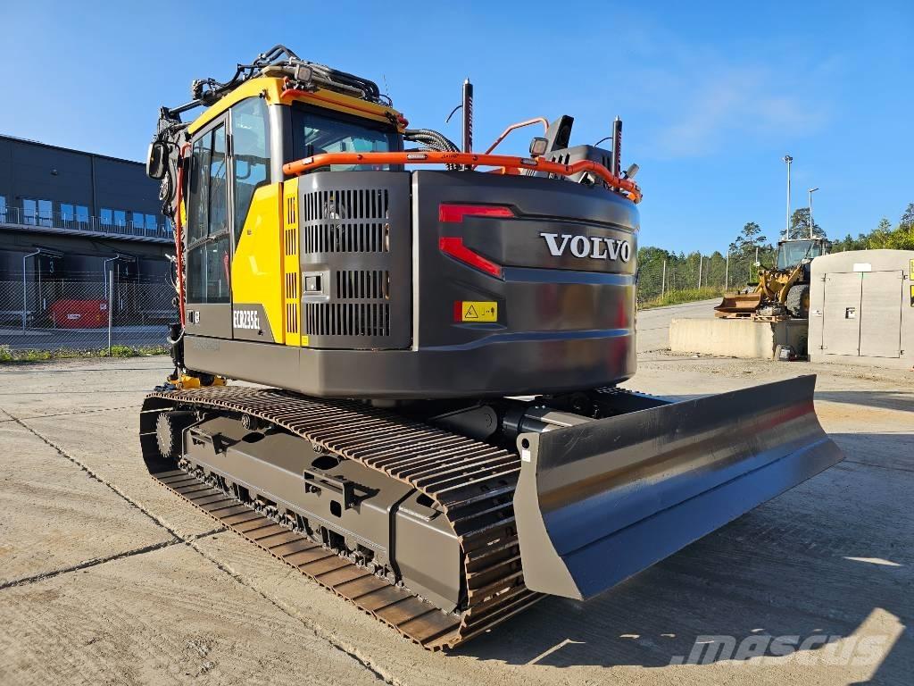 Volvo ECR235EL Pásová rýpadla
