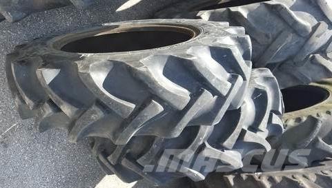  Pneus 9.5-20 Pneumatiky, kola a ráfky