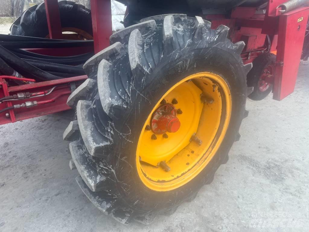 Överum 4012 Rozmetadlo minerálních hnojiv