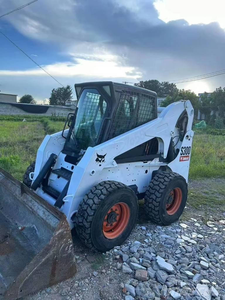 Bobcat S 300 Smykem řízené nakladače