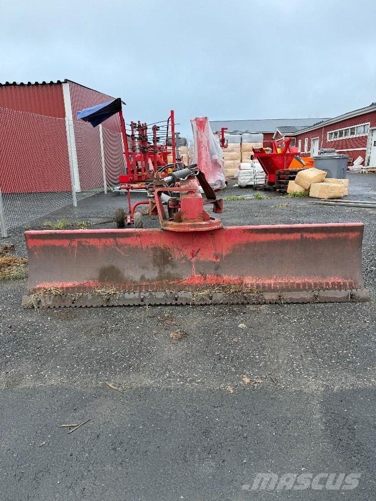 VM 300 JH 2 Tažené radlice