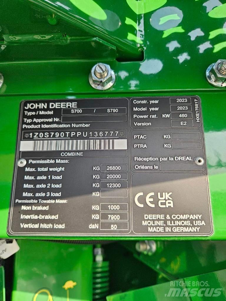 John Deere S790 Sklízecí mlátičky