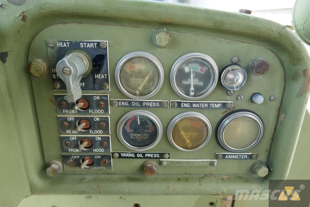 CAT D7F Ex-army Pásové dozery