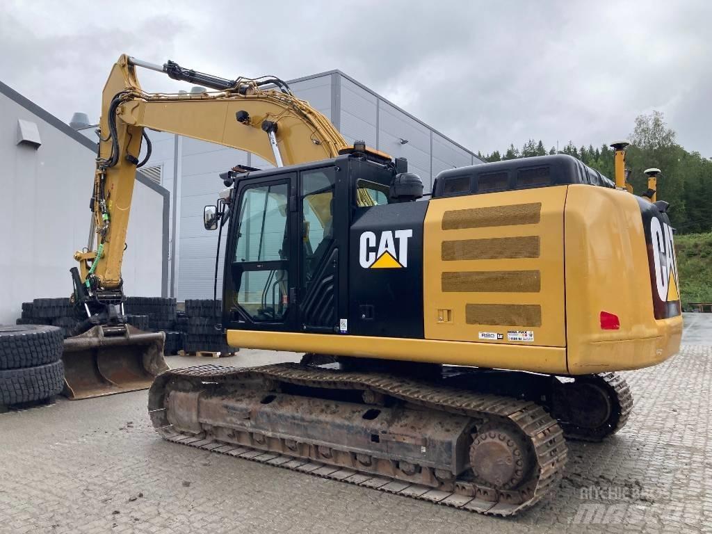 CAT 326 F L Pásová rýpadla