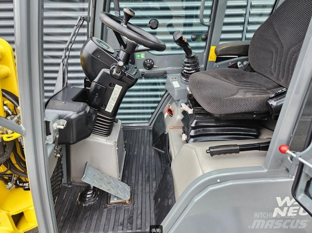 Wacker Neuson WL 32 Kolové nakladače