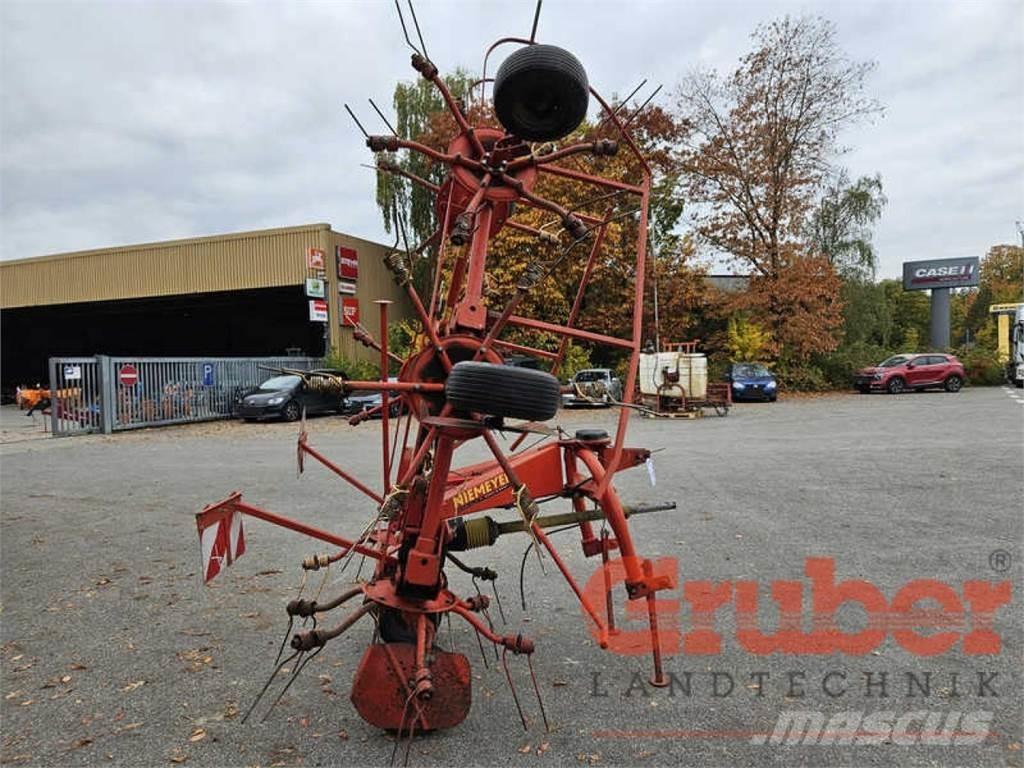 Niemeyer HR 671 Obraceče a shrabovače sena