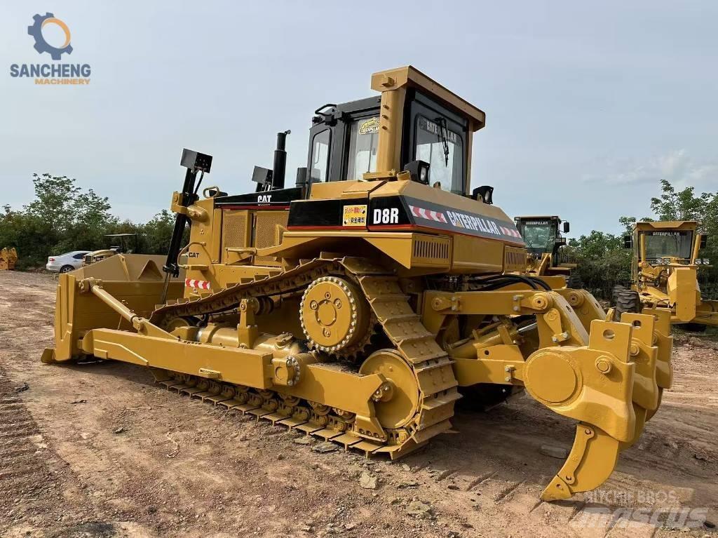 CAT D 8 R Pásové dozery