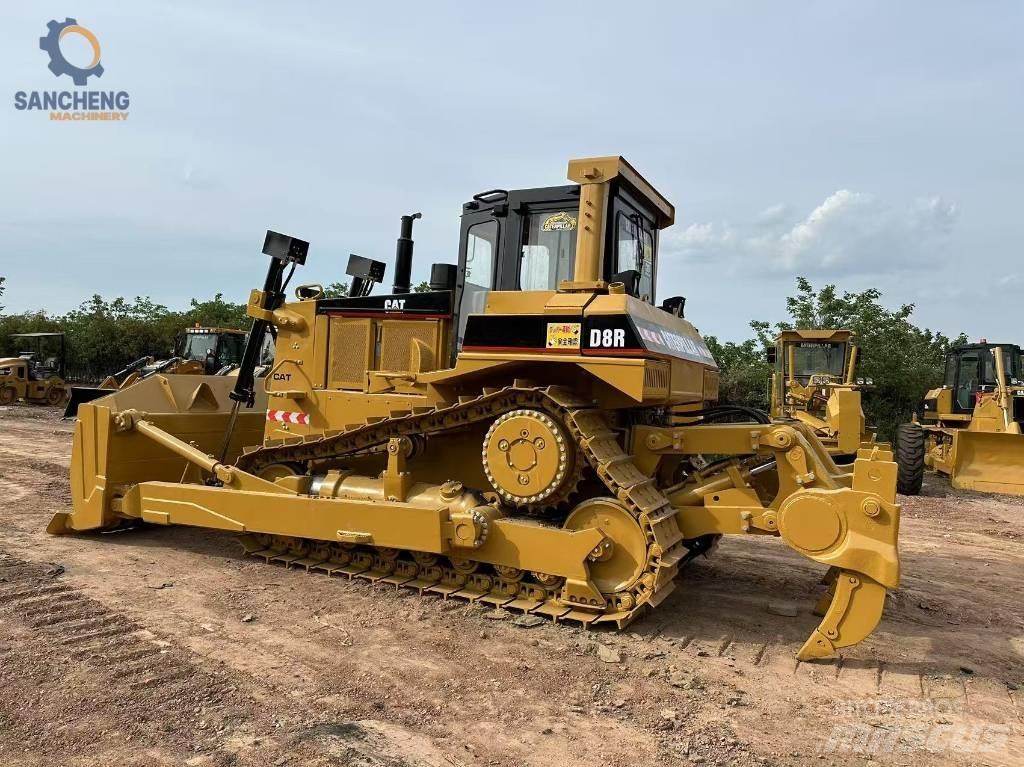 CAT D 8 R Pásové dozery