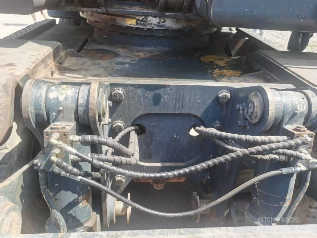 Hyundai R210w-9 Midi rýpadla 7t - 12t