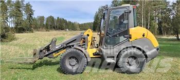 Mecalac AX850 Kolové nakladače