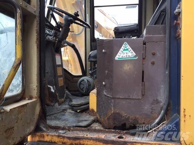 Komatsu WA150-1 Kolové nakladače