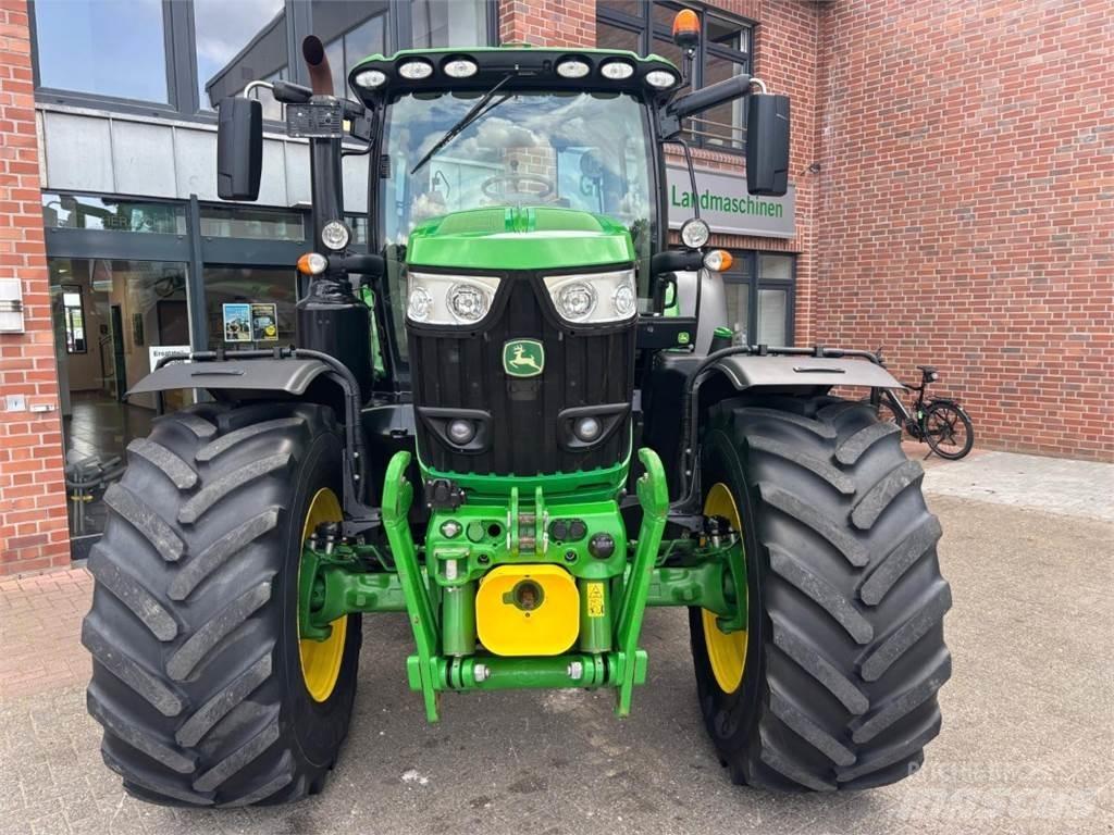 John Deere 6175R Traktory