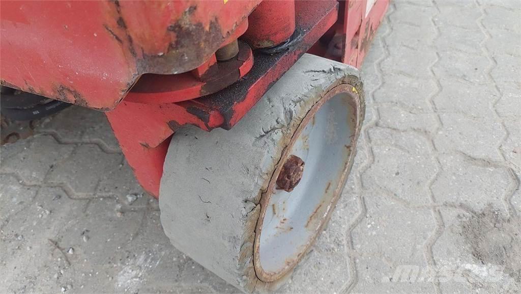 Manitou 78SEC Nůžková zvedací plošina