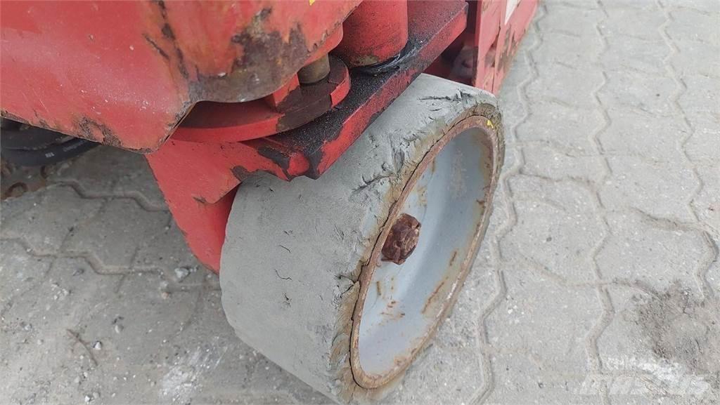 Manitou 78SEC Nůžková zvedací plošina