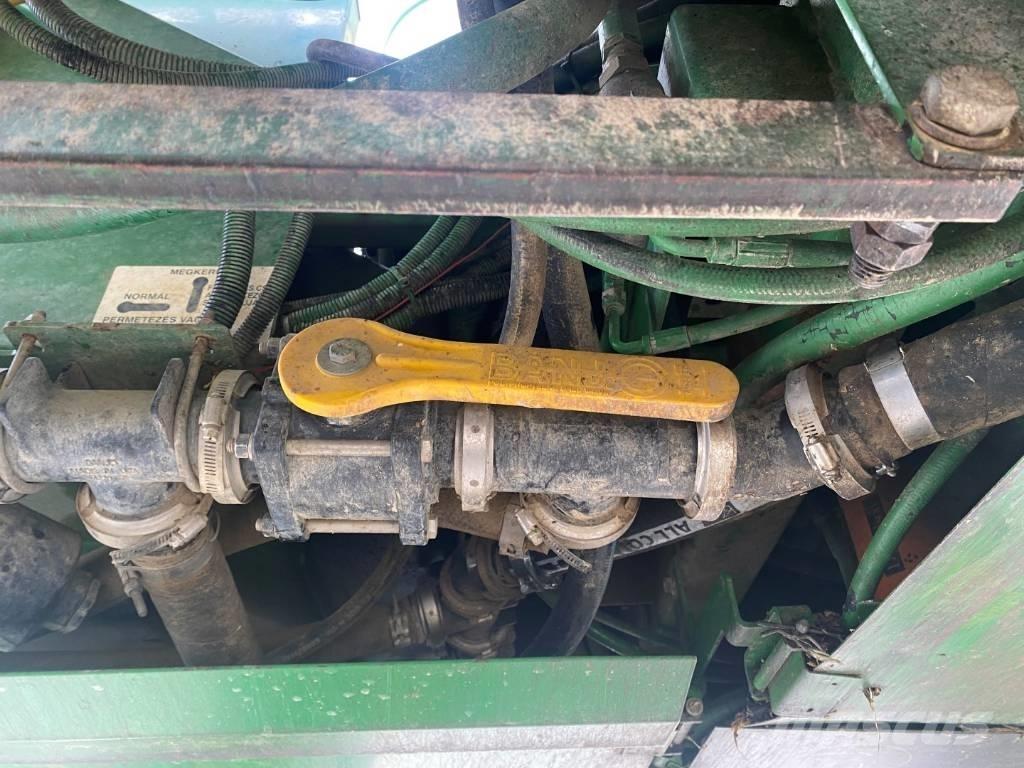 John Deere 4720 Samohybné postřikovače