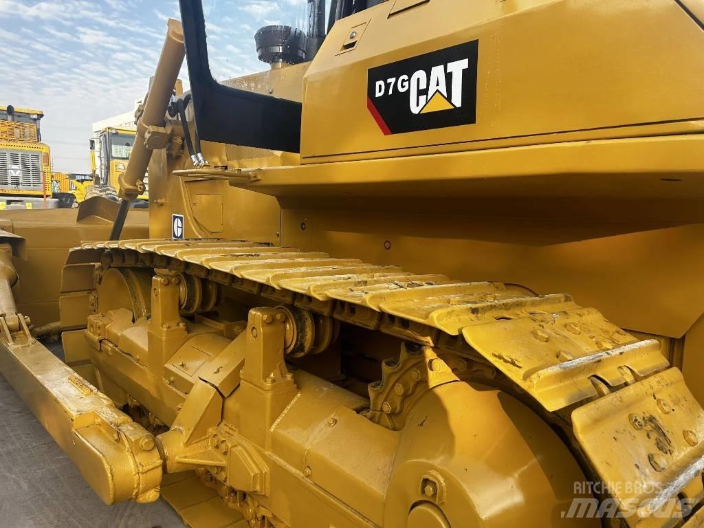 CAT D 7 G Pásové dozery