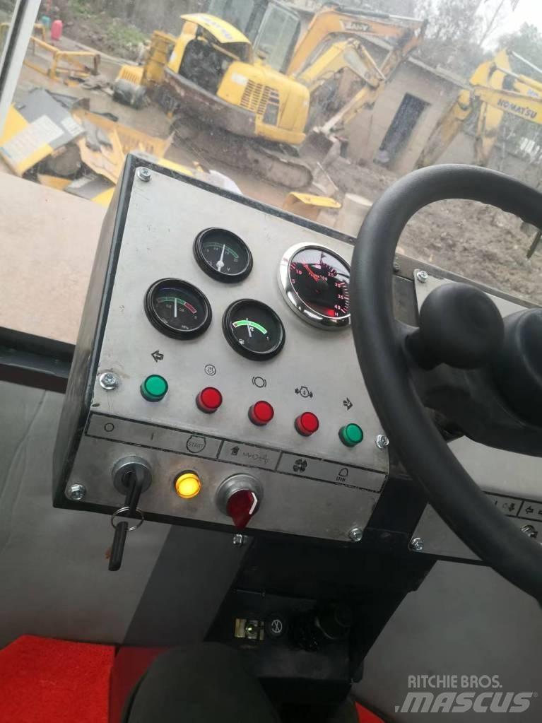Dynapac CA 301 D Tahačové válce