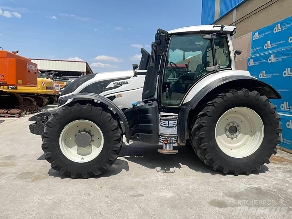 Valtra T174E Traktory