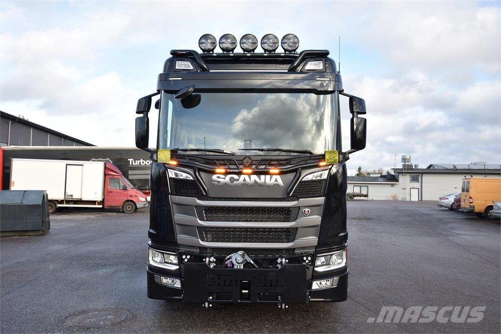 Scania R590 8X4 Hákový nosič kontejnerů