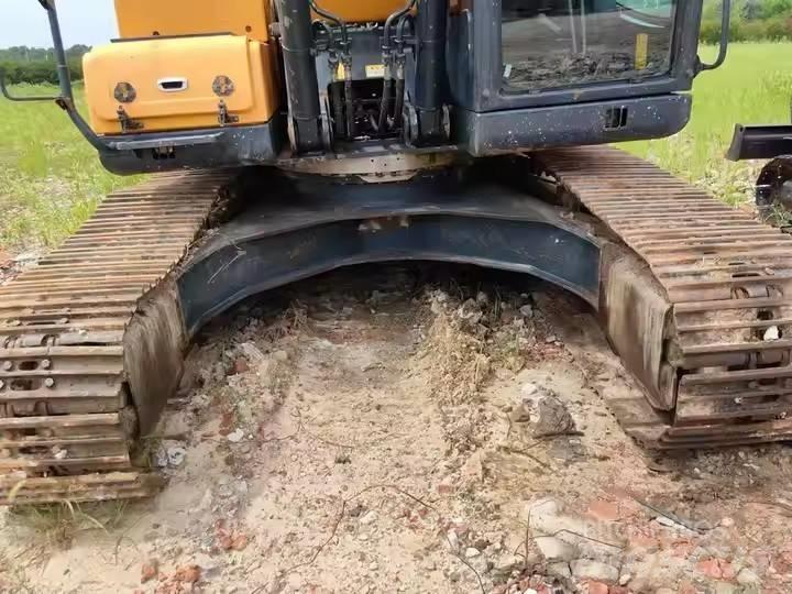 Hyundai 225LVS Pásová rýpadla