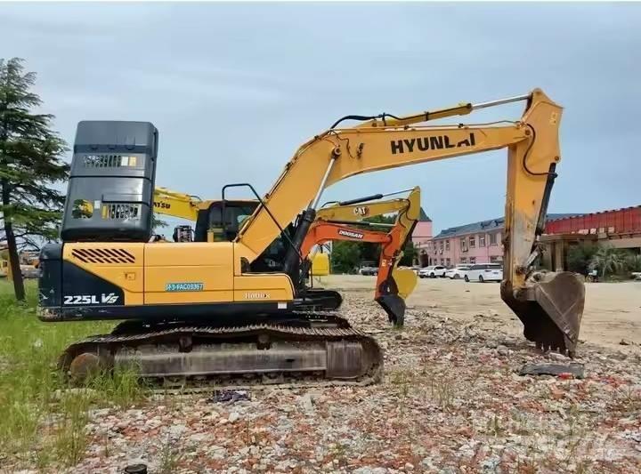 Hyundai 225LVS Pásová rýpadla