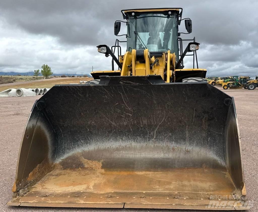 CAT 950M Kolové nakladače