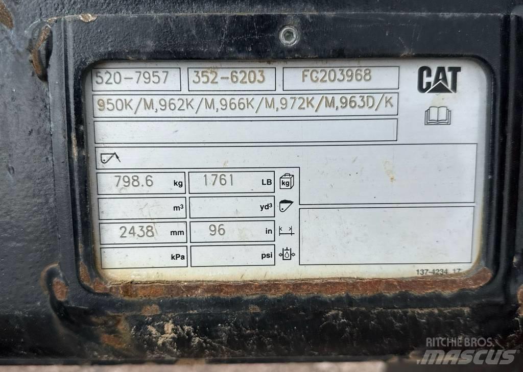 CAT 950M Kolové nakladače