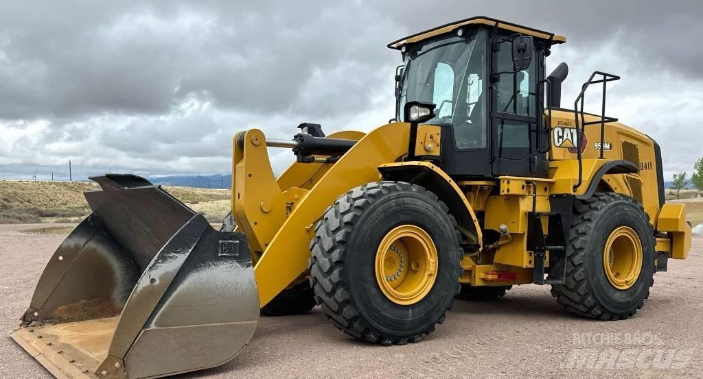 CAT 950M Kolové nakladače