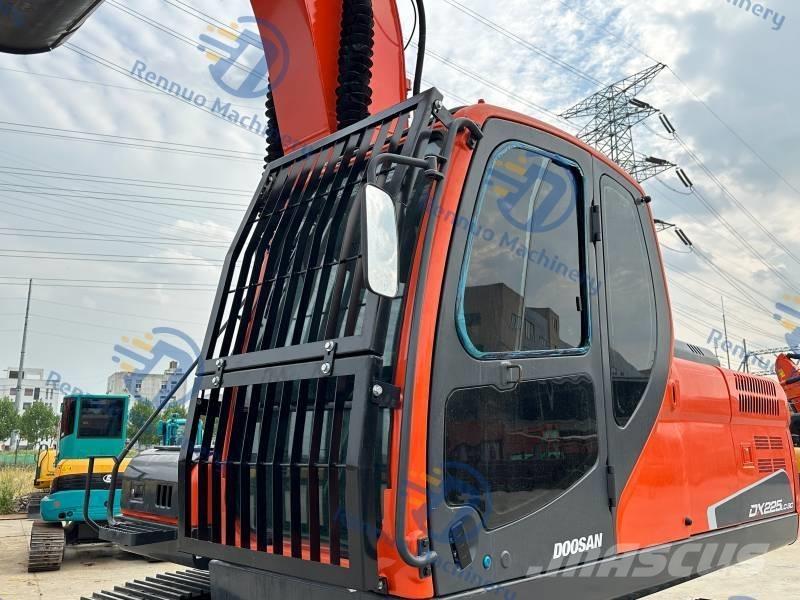 Doosan DX 225 LC-9C Pásová rýpadla