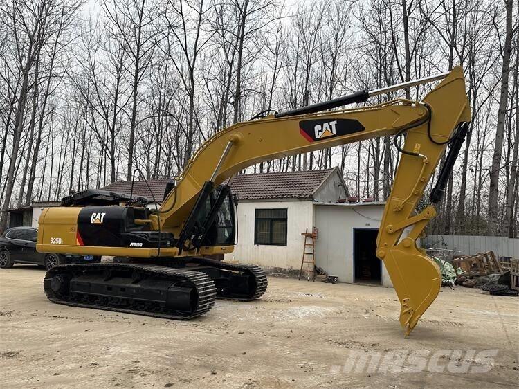 CAT 325D2 Pásová rýpadla