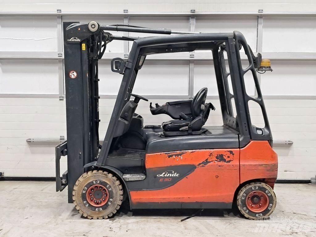 Linde E30L-01 Akumulátorové vozíky