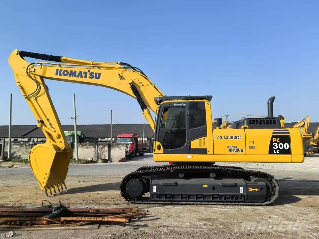 Komatsu PC 300-8 Pásová rýpadla