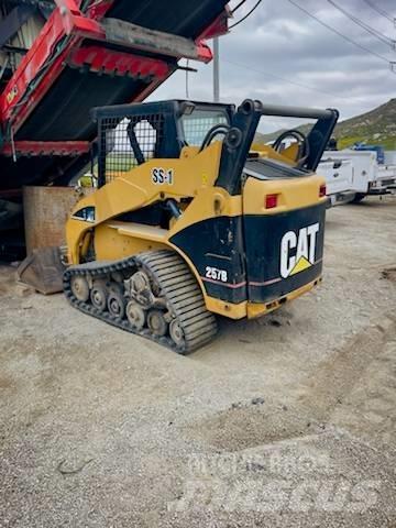 CAT 257 B Smykem řízené nakladače