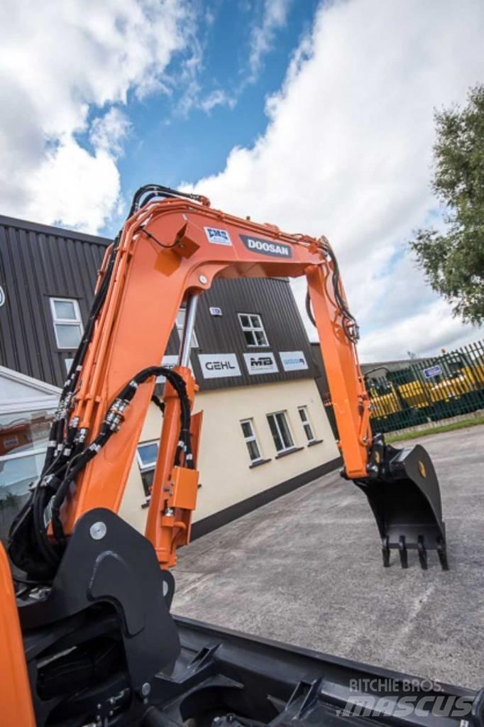 Doosan DX 85 R Midi rýpadla 7t - 12t