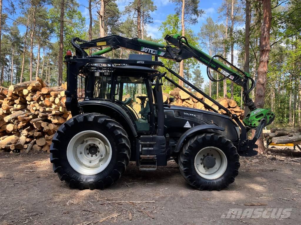 Valtra T183 Versu Traktory