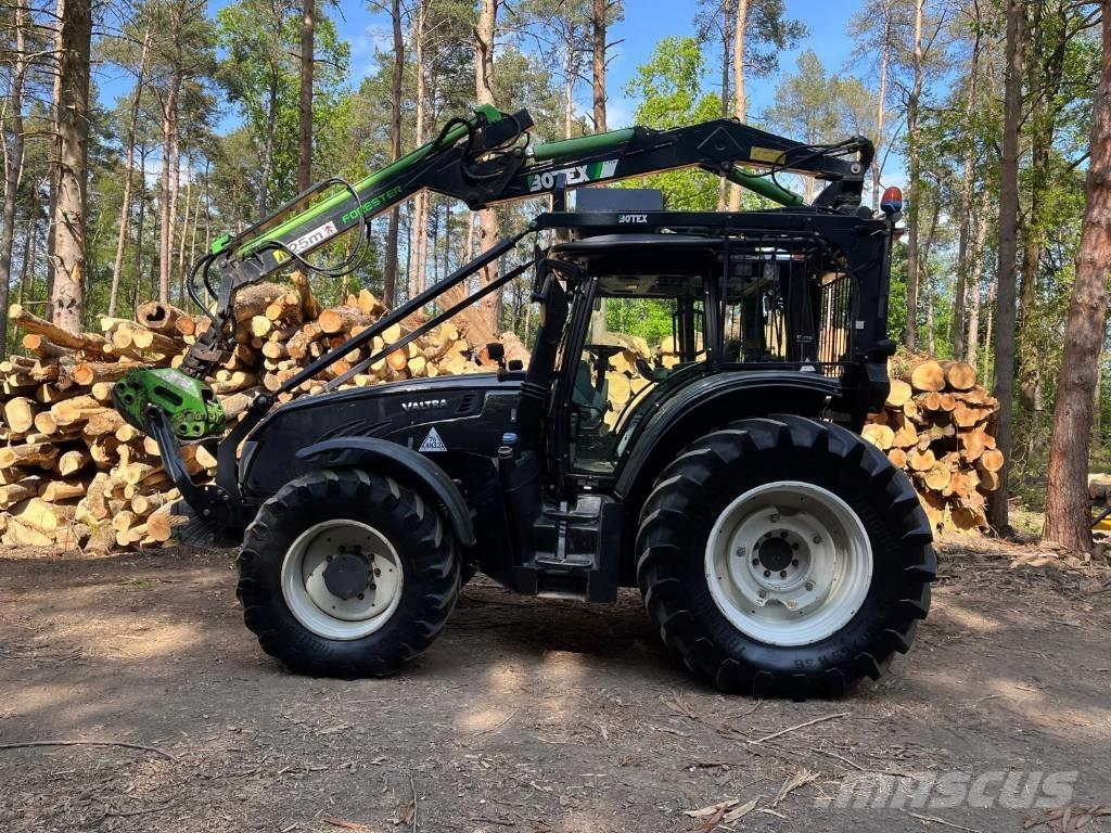 Valtra T183 Versu Traktory