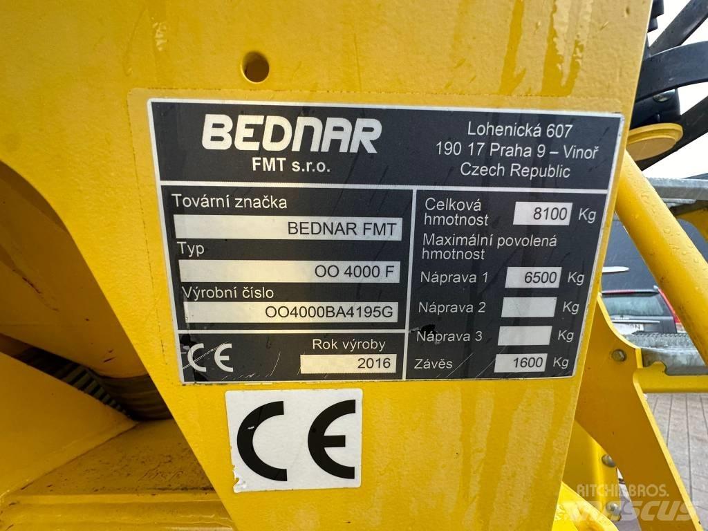 Bednar 4000F Mechanické secí stroje