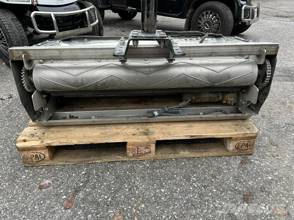 Ventrac SA250 Sypače