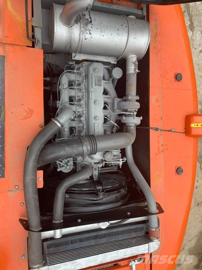 Hitachi ZX 200 Pásová rýpadla