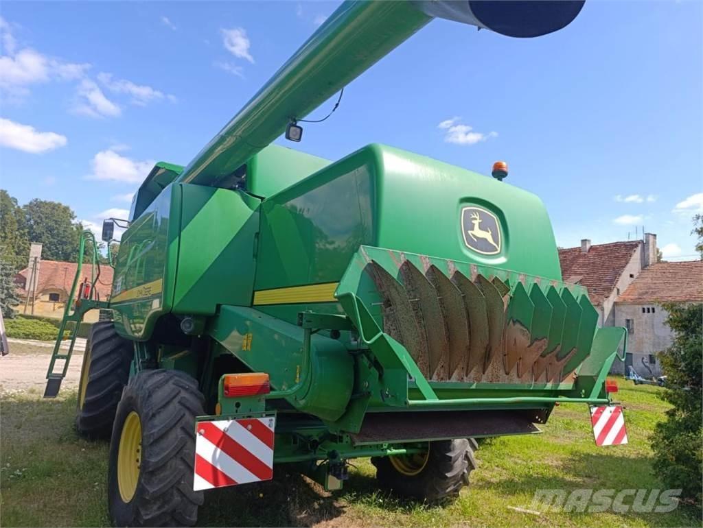 John Deere W650 Sklízecí mlátičky