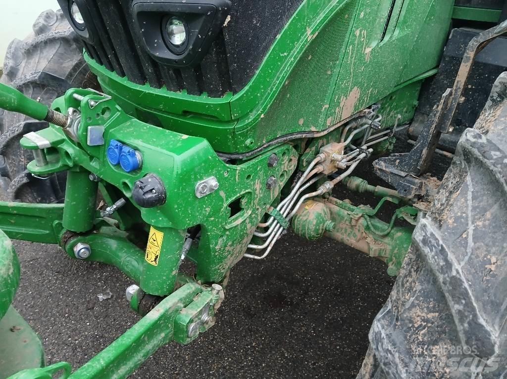 John Deere 6130M Traktory