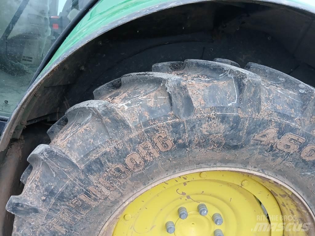 John Deere 6130M Traktory