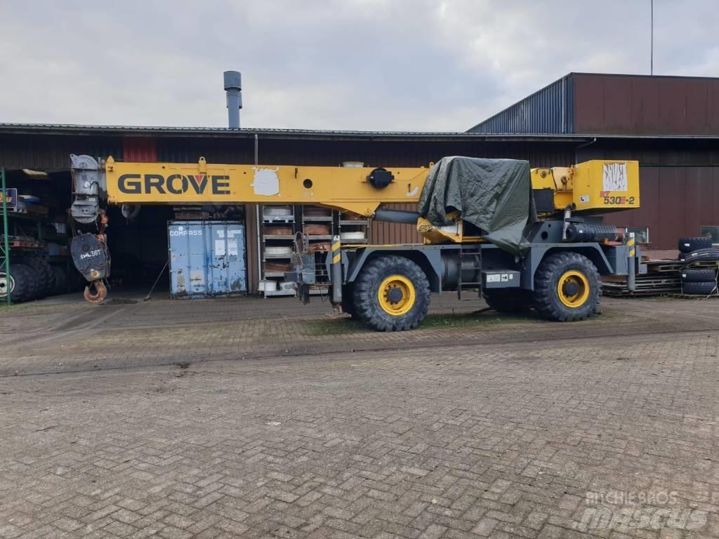 Grove RT 530 E-2 Jeřáby pro těžký terén