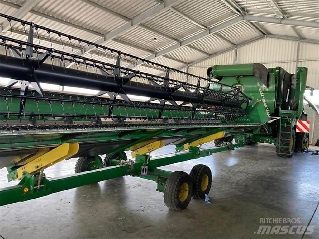 John Deere S 680 Sklízecí mlátičky
