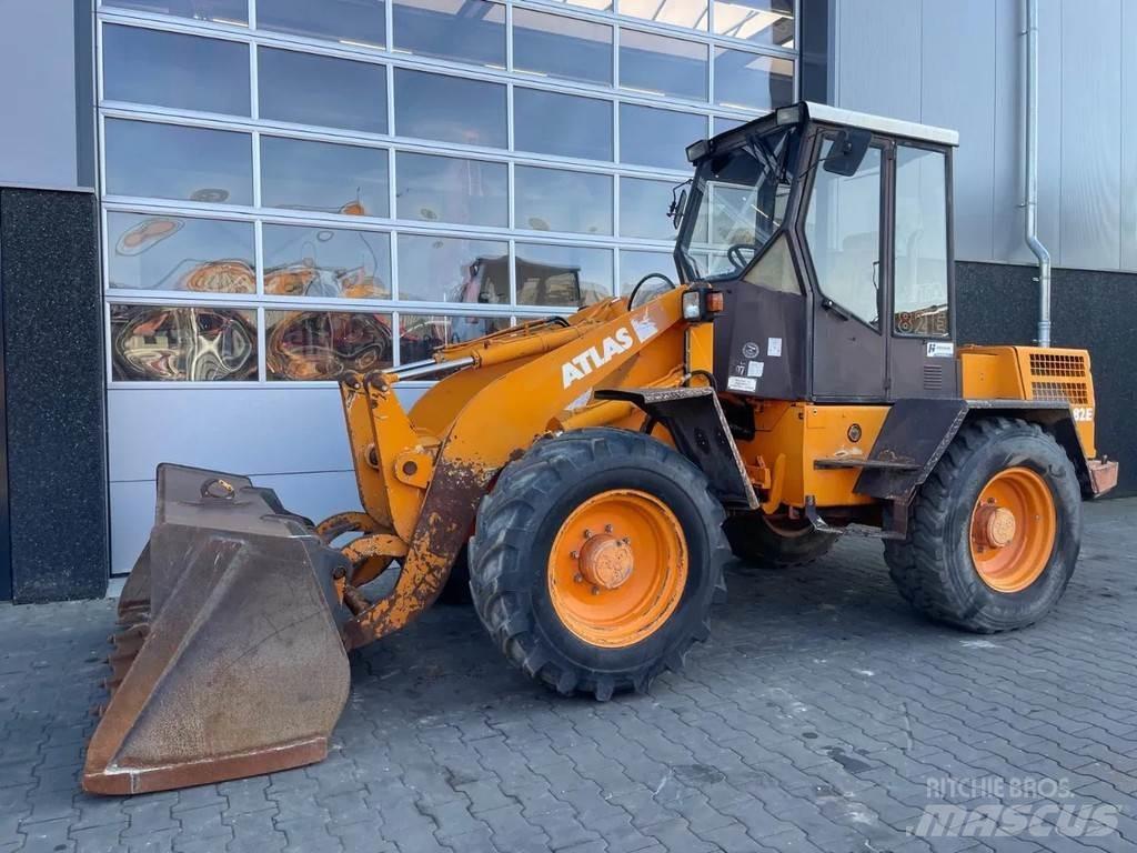 Atlas 82E Kolové nakladače