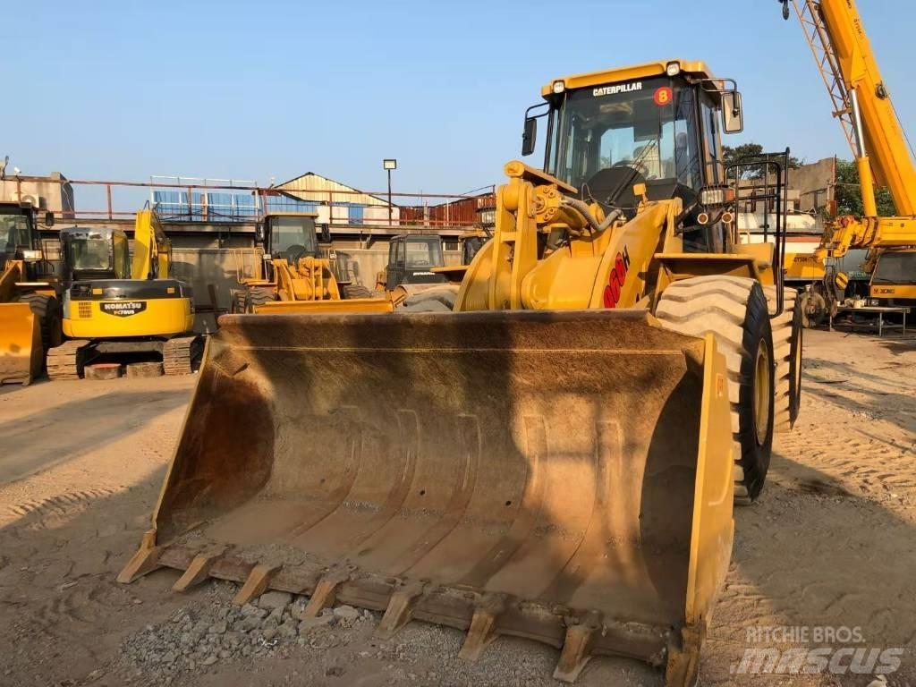 CAT 966H Kolové nakladače