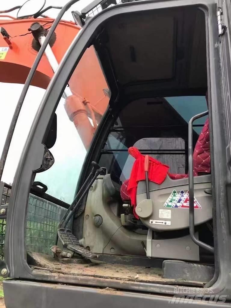 Hitachi ZX350 Pásová rýpadla