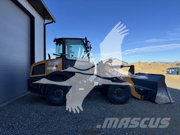 CASE 221F Kolové nakladače