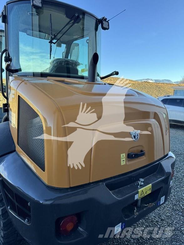 CASE 221F Kolové nakladače